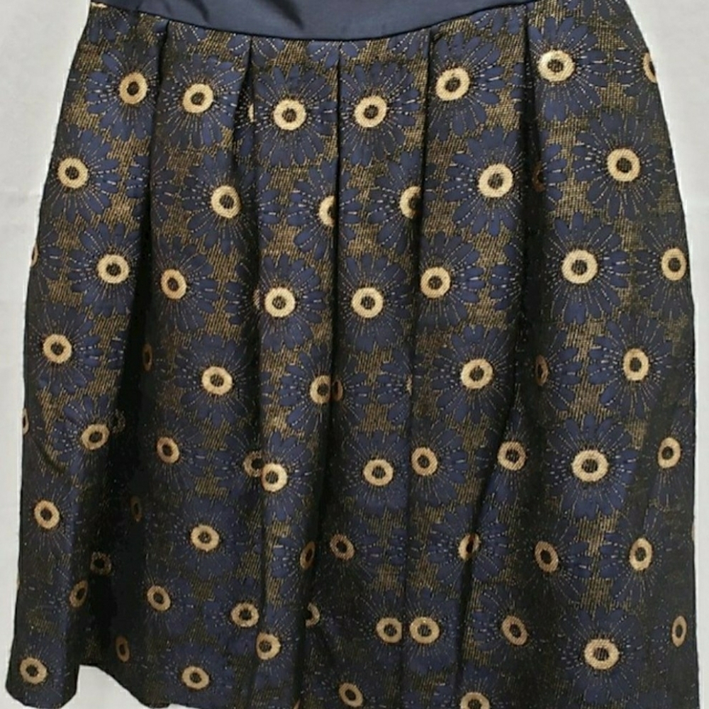 Boden Pleated Navy and Gold Flower Skirt